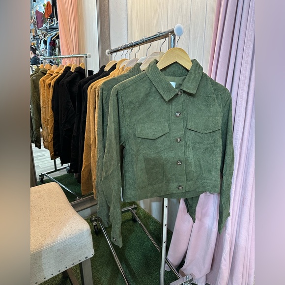 Beautiful jackets - Picture 6 of 8